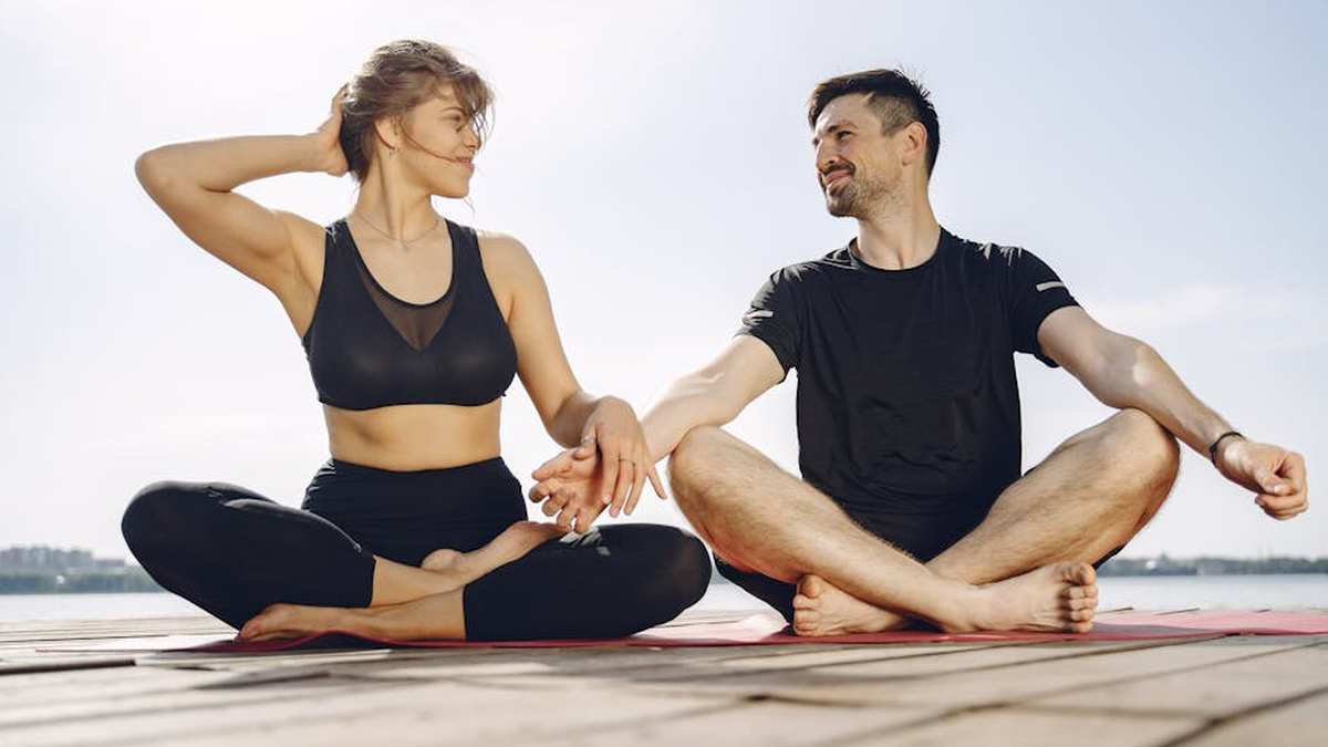 Lululemon Align vs. Athleta Salutation Stash: Which Yoga Leggings Rule US Athleisure? - Product Review