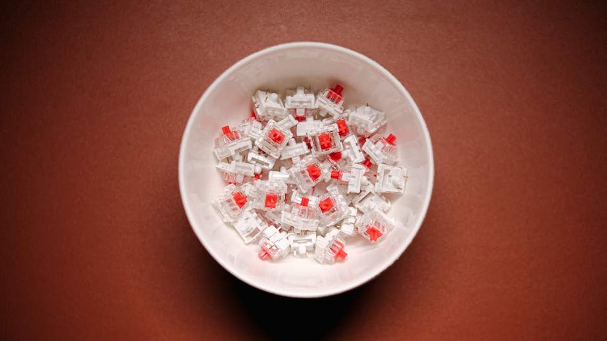 Mechanical vs. Optical Keyboards: Which Switch Type Gives US Competitive PC Gamers the Edge in 2024? - Product Review