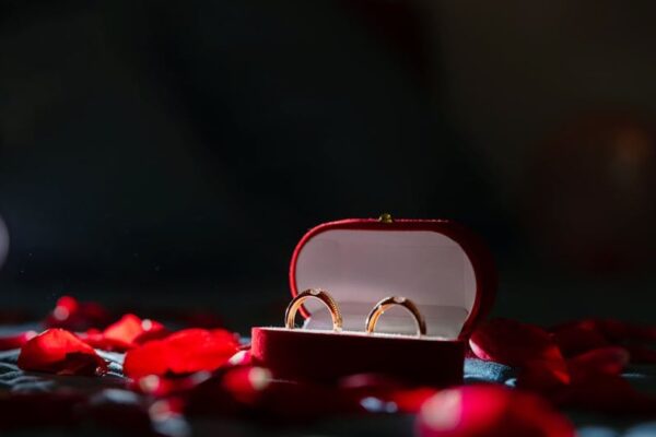 Mejuri Croissant Dome Ring vs Gorjana Power Shimmer Ring: Which Dainty Gold Ring Deserves a Spot in Your US Jewelry Box? - Product Review