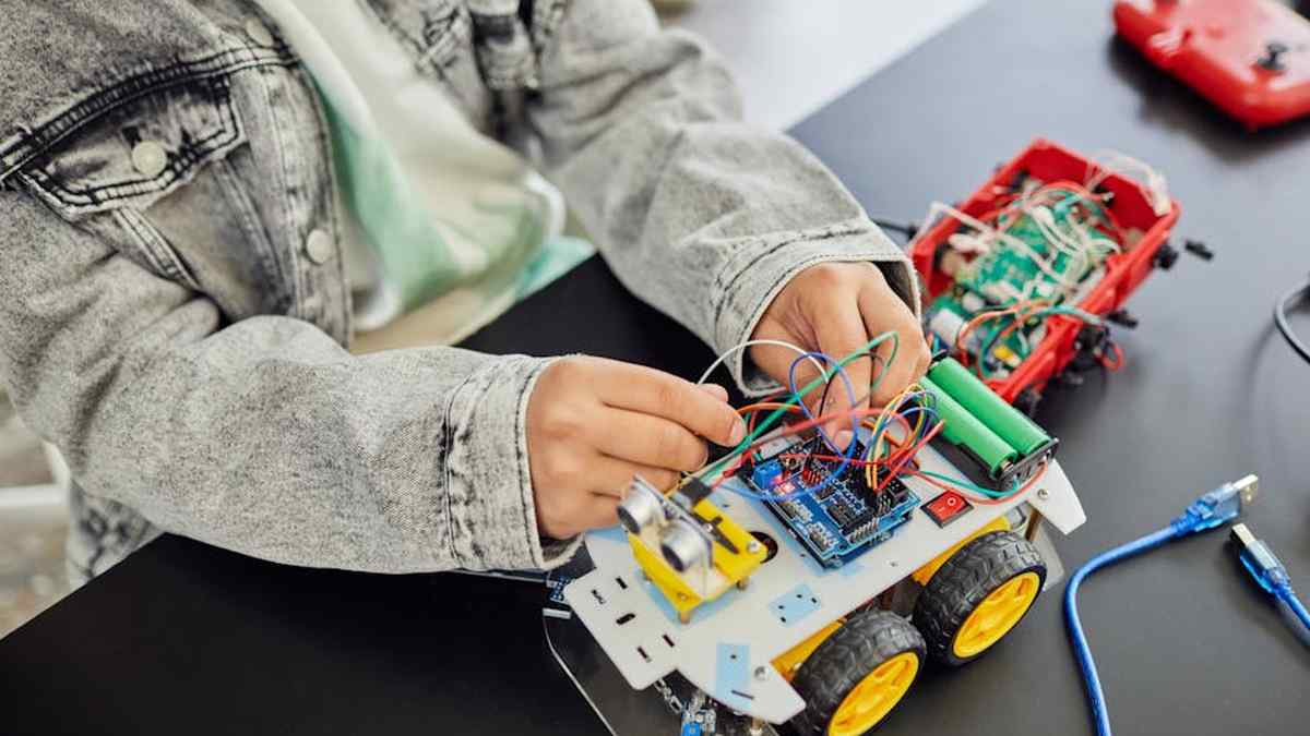 My Kids Tested the 'MindSpark Quantum Circuit Kit': Is This The Hottest STEM Toy for Ages 8-12 in 2024? (Full Review) - Product Review