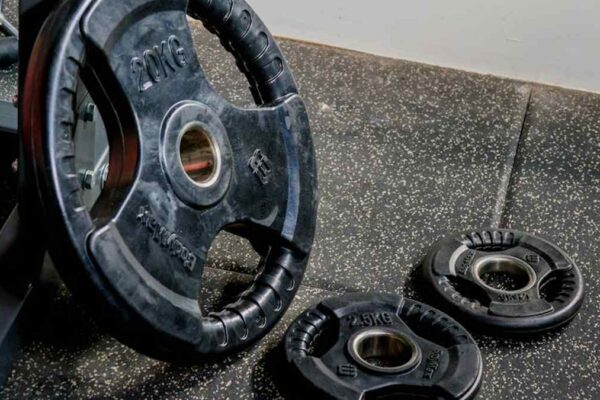 Optimum Nutrition Gold Standard Whey Review: USA Athlete's Deep Dive into Taste & Muscle Gain Results - Product Review