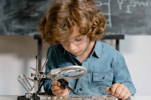 Osmo Genius Kit vs. ThinkFun Gravity Maze: The Ultimate STEM Toy Showdown for Brainy Kids Ages 7-10 - Product Review