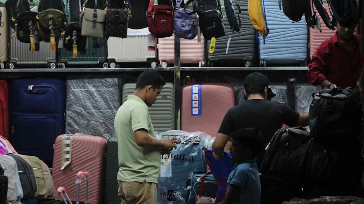 Osprey Farpoint 40 Review: The Carry-On Backpack That Solves US Airline Baggage Fees For Good? - Product Review