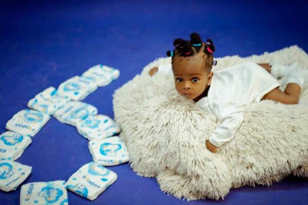 Pampers Swaddlers vs Huggies Little Snugglers: Which Diaper Brand Offers Superior Comfort for USA Newborns? - Product Review