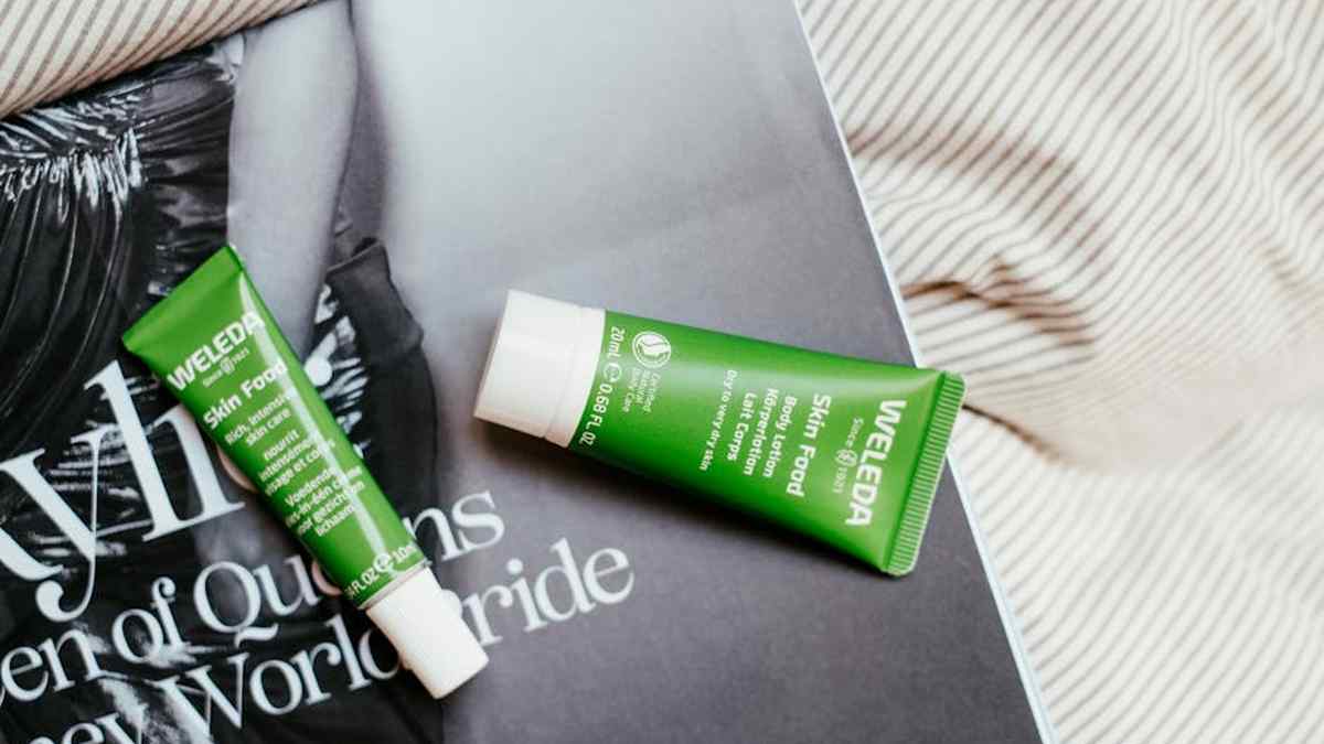 Paula's Choice Clinical Ultra-Rich Moisturizer Review: Your Winter Skin's Best Friend in the USA? - Product Review