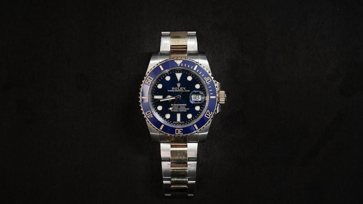 Rolex Submariner Date vs. Apple Watch Ultra 2: The Ultimate USA Buyer's Guide for Luxury Watch vs. Smartwatch Investment - Product Review