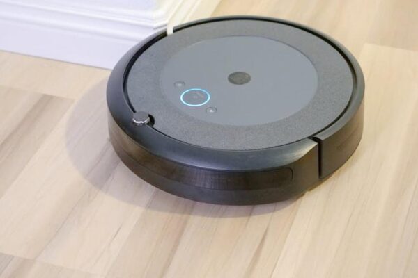 Roomba i7 vs. Eufy X8 Pro: Which Robot Vacuum Dominates Pet Hair & Hardwood Floors for US Homeowners? - Product Review
