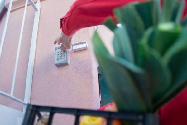 Schlage Encode Smart WiFi Deadbolt (2024) Review: The Ultimate Keyless Entry Solution for US Smart Homes - Product Review