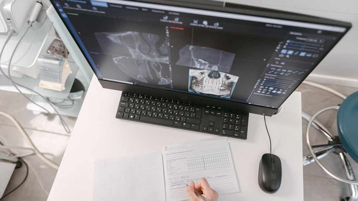 Secret Clinical Strength Review: My Honest Take on America's Top-Selling Clinical Antiperspirant - Product Review