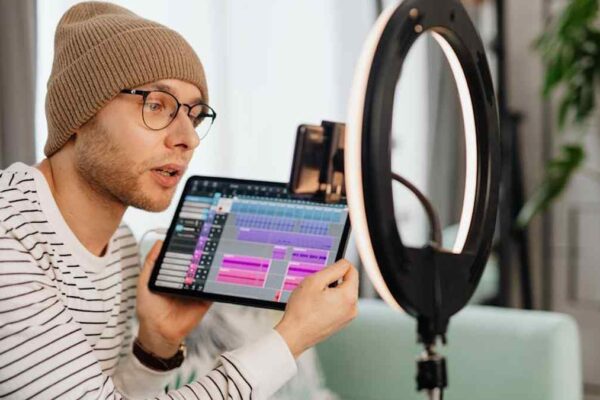 Simplify Your Console Stream Setup: GameStream Link Capture Card Review for US Content Creators - Product Review