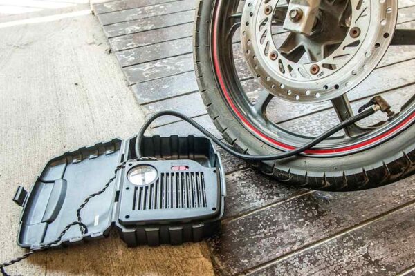 Slime 40050 vs Viair 88P: The Ultimate Portable Tire Inflator Battle for American Garages - Product Review