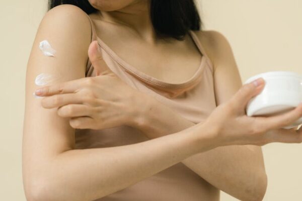 SmoothSkin KP Eraser Lotion Review: Did It Finally Smooth My Stubborn Keratosis Pilaris in 2 Weeks (USA)? - Product Review