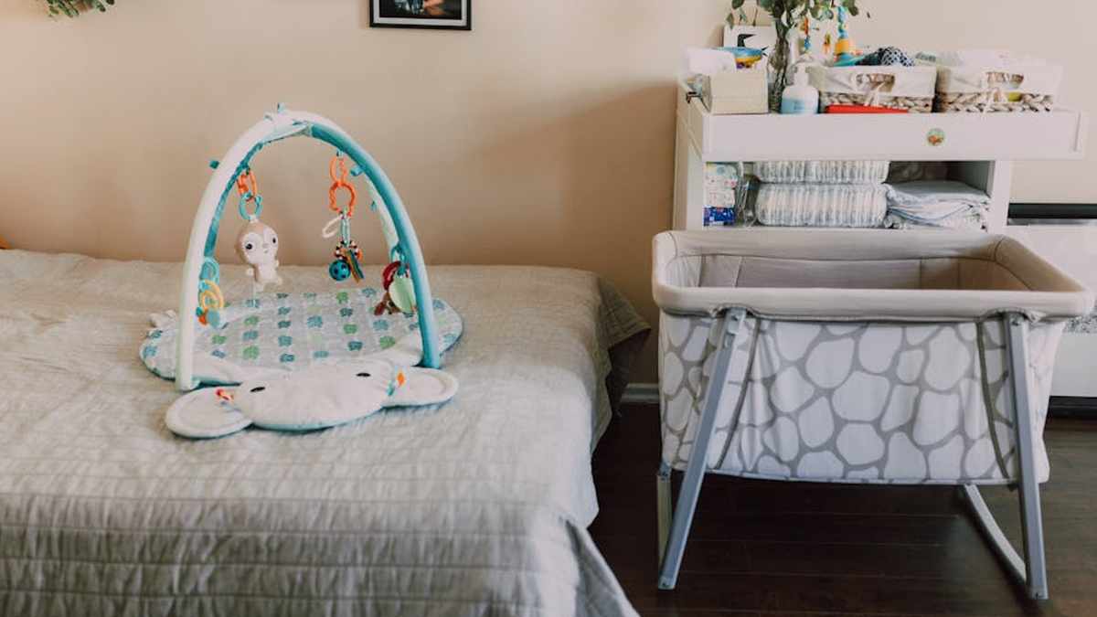 Snoo Smart Sleeper Bassinet Review: Is This AI-Powered Baby Bed Worth the Investment for US Parents? - Product Review