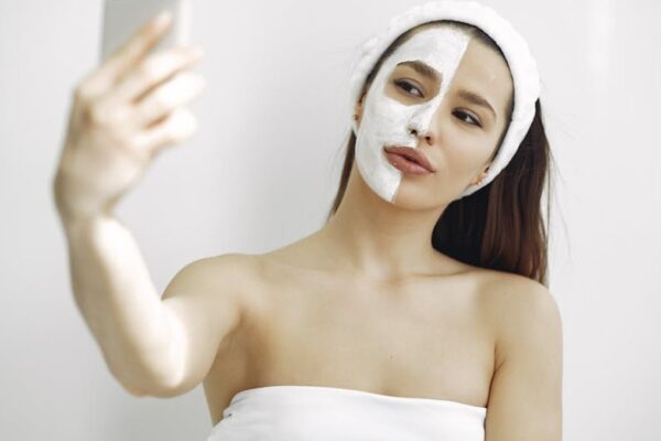 Testing the Trending At-Home LED Face Mask: A Skincare Game-Changer for US Users? - Product Review