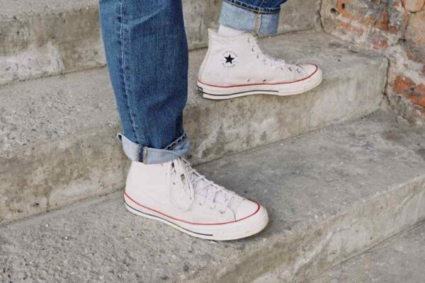 The Secret to All-Day Comfort? [Brand Name] Ergonomic Sneaker Review for USA Commuters - Product Review