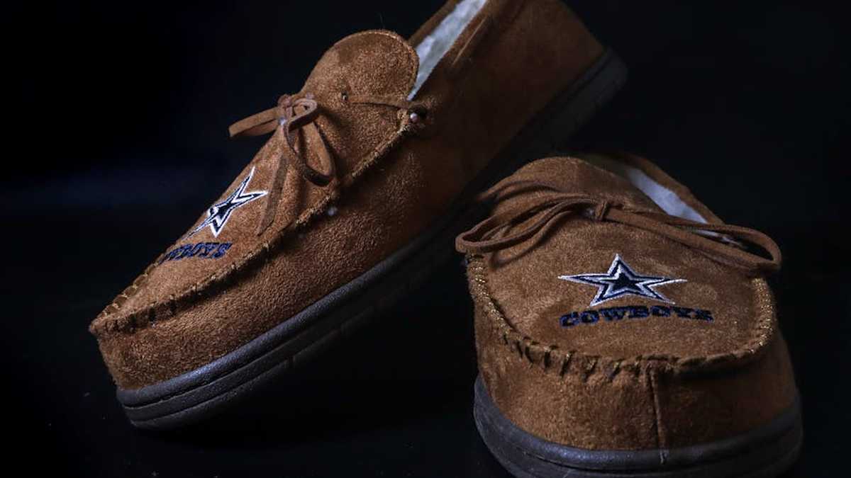 UGG Classic Mini vs. Tasman Slipper: Which Cozy Footwear Reigns Supreme for US Comfort and Trend? - Product Review