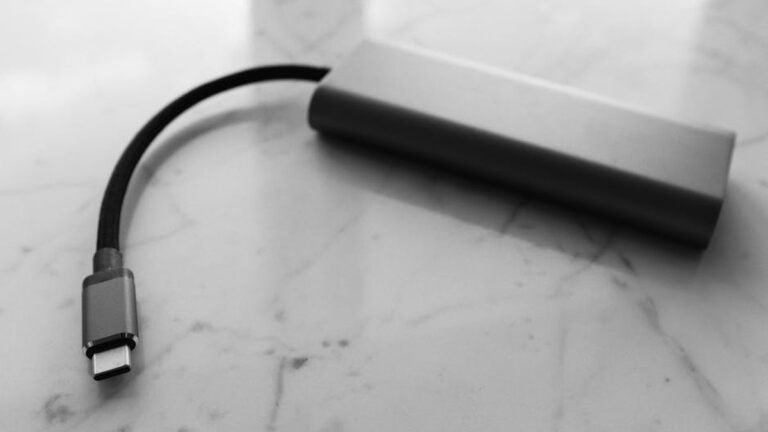 VoltFlow Ultra-Compact 10,000mAh Review: The Tiny Amazon Viral Power Bank That Actually Fast Charges Your iPhone 15 (USA) - Product Review
