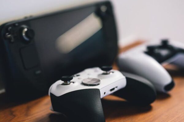 Xbox Elite Series 2 Core Review: Is This Pro Controller Worth It for Serious USA Gamers? - Product Review